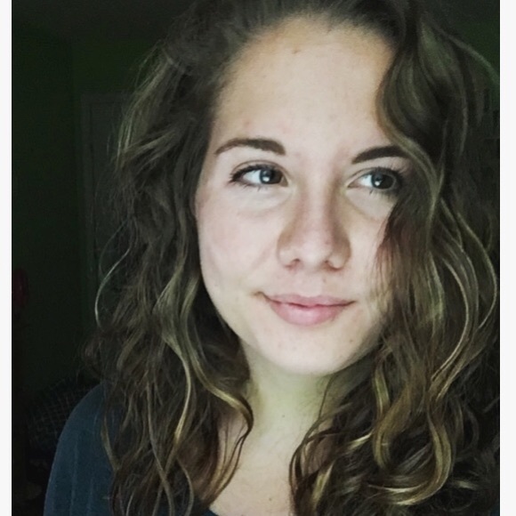 Meet your Posher, Ashleigh - Picture 2 of 2